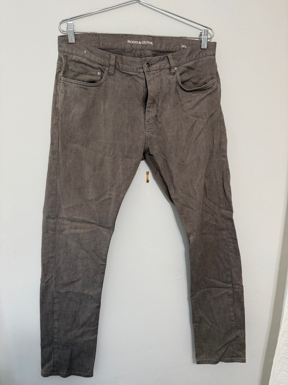 Rodd & Gunn Men’s Slim Pants — Brown